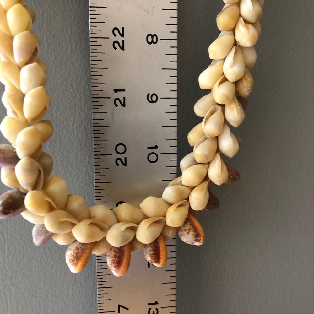 Raratonga Pupu Woven Shell Tahitian Lei Necklace - Picture 11 of 16